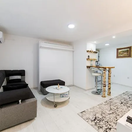 Apartman Space *