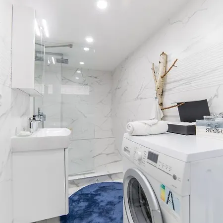 Apartman Space *